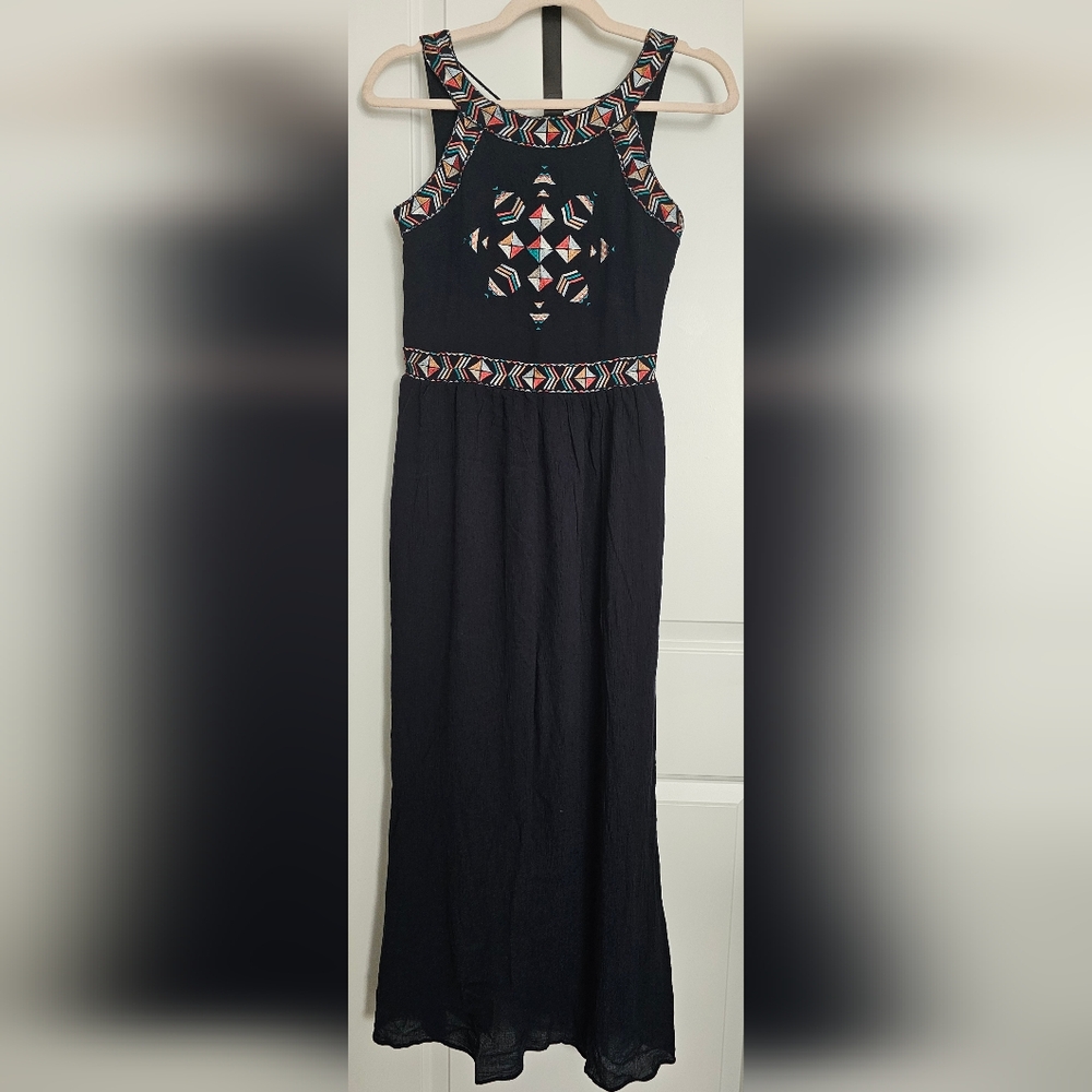 CUPCAKES & CASHMERE Karrine Women's S Navy Embroidered Maxi Dress Open Back